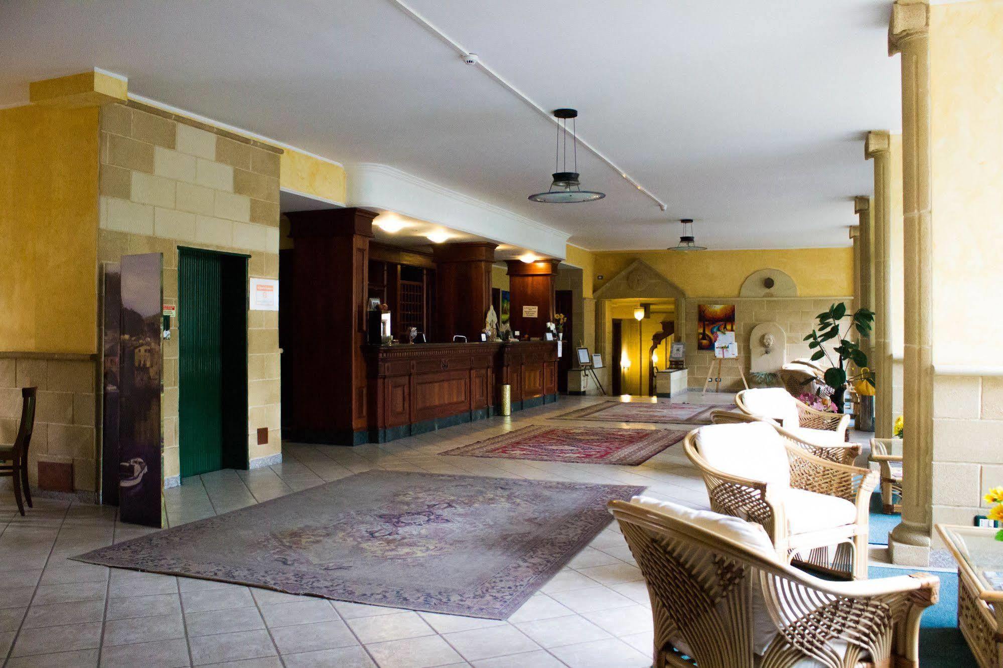 Hotel Salus Godiasco Bagian luar foto