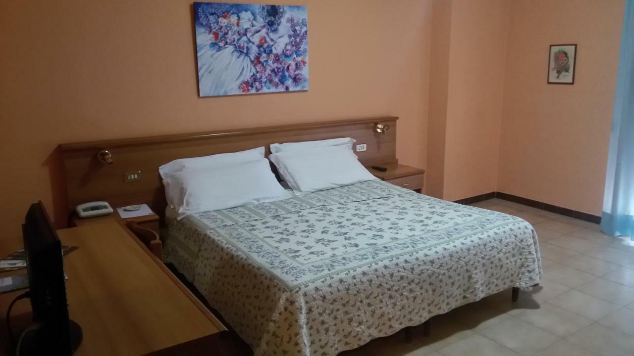 Hotel Salus Salice Terme Bagian luar foto